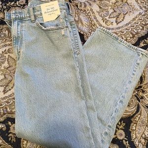 Abercrombie & Fitch The 90s Relaxed Jean High Rise